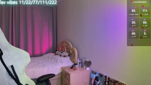 lynne_dawson online show from October 8, 4:00 pm