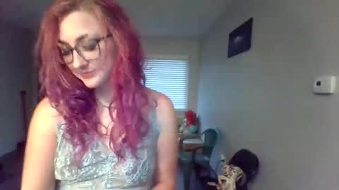 Lynn  online show from April 14, 11:27 pm