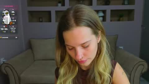 Snapshot of lynntiny chatting on September 30, 6:02 pm Lynn online show from September 30, 6:02 pm