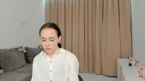 Lynsey online show from April 11, 6:33 pm