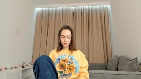 Lynsey online show from April 6, 5:36 pm