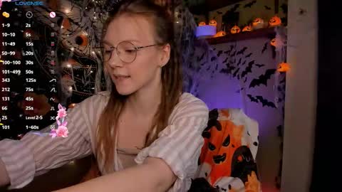 Snapshot of lyra_thenymph chatting on October 23, 10:32 am Lyra online show from October 23, 10:32 am