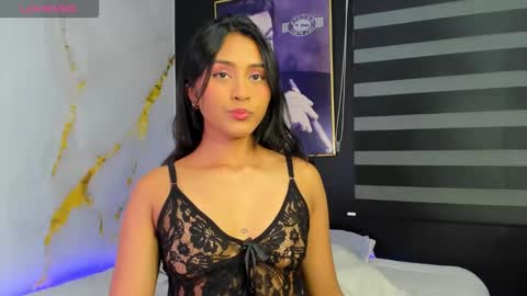 Snapshot of lyralux10 chatting on October 1, 5:12 am lyralux10 online show from October 1, 5:12 am
