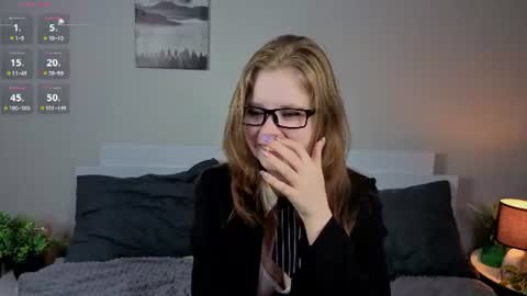 Julie online show from June 26, 9:49 pm
