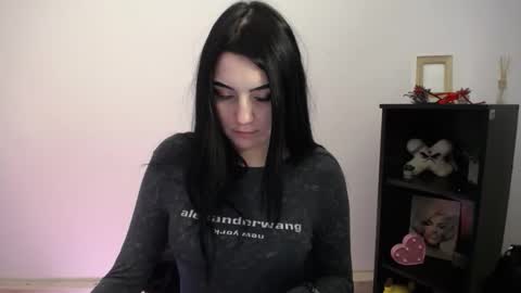 m_i_k_i_ online show from February 16, 12:16 pm