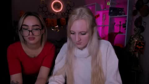 Snapshot of madam_ulis chatting on October 21, 1:37 pm Ulis online show from October 21, 1:37 pm