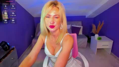 Evelyn online show from December 14, 6:52 am