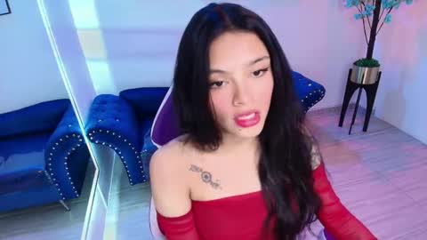 maddie_t18 online show from April 18, 12:18 pm