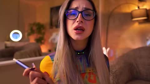 Maddie online show from March 20, 10:09 am