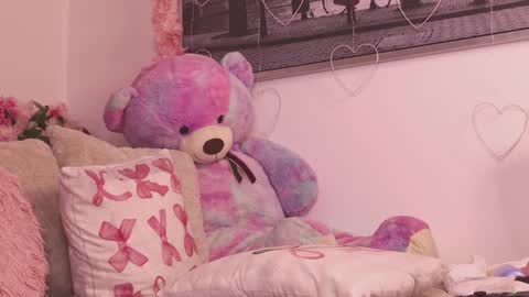 Maddison online show from April 8, 4:42 pm