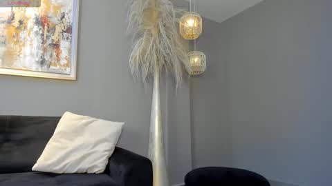 Maddison online show from March 8, 10:57 pm