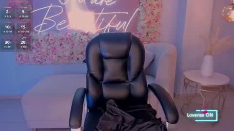 Maddison online show from November 11, 5:14 am