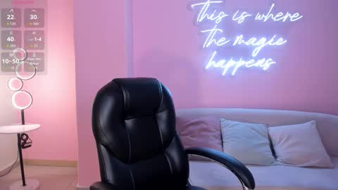 Maddison online show from February 17, 7:13 pm