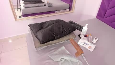 maddyjohnsonn online show from October 30, 4:15 am