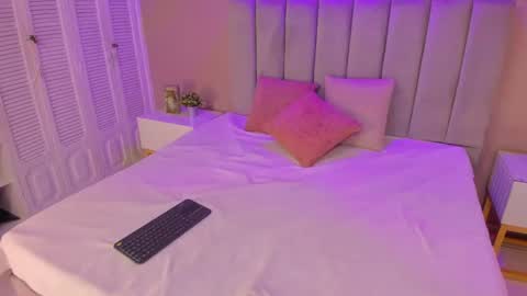 Maddy  online show from April 14, 11:43 am