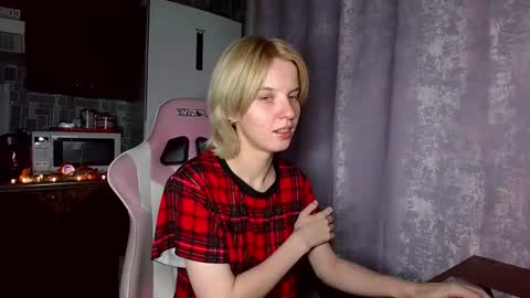 madelaines online show from August 4, 9:21 pm