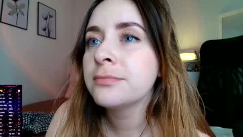 madelamee online show from October 28, 10:03 pm