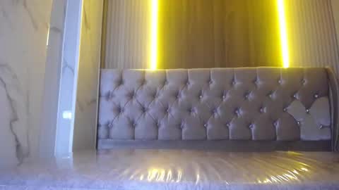 Snapshot of madelen_b chatting on October 11, 9:28 pm madelen online show from October 11, 9:28 pm