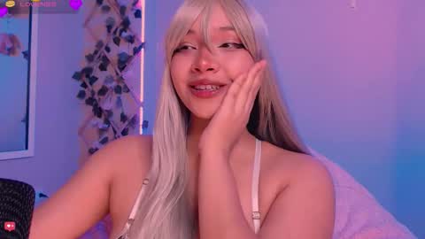 Snapshot of madelinebenet chatting on October 23, 3:34 am Madeline online show from October 23, 3:34 am