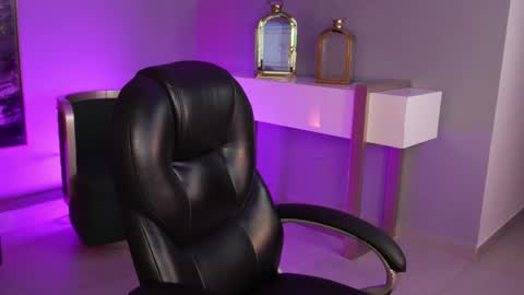 Madeline online show from September 18, 8:35 am