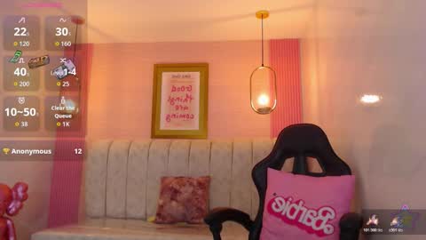 Madhison  online show from February 6, 8:45 pm