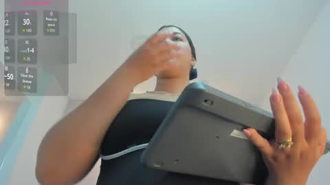 madiison_harperr online show from April 18, 11:24 am