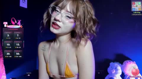 Snapshot of madiixwatson chatting on September 17, 9:51 am Madison Watson online show from September 17, 9:51 am