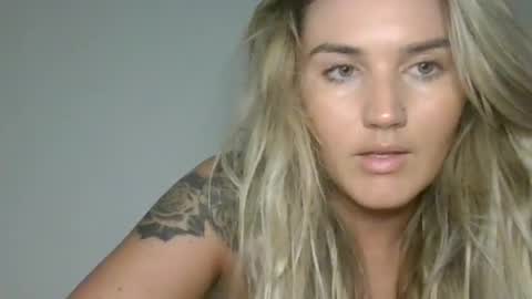 madisonlubbe2 online show from July 15, 2:27 am