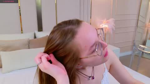 Maddy online show from April 17, 5:09 am