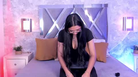Mady Roa online show from May 26, 3:39 am