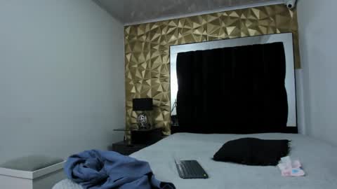 MAEE ANGELS online show from December 24, 7:55 pm