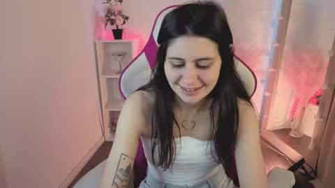 Mia online show from February 12, 12:29 pm