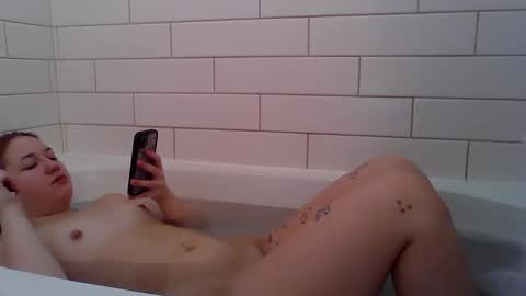 Snapshot of maevesins chatting on February 13, 9:28 pm Maeve Sins online show from February 13, 9:28 pm