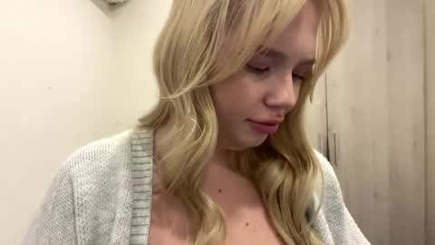 Molly online show from May 7, 3:16 pm