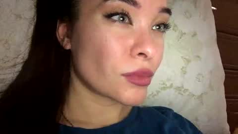 Snapshot of magggg658318 chatting on December 29, 11:29 am magggg658318 online show from December 29, 11:29 am