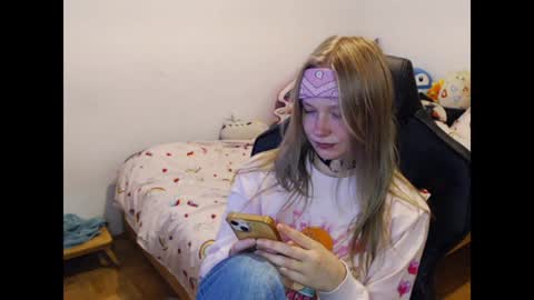 Magdalene Swaggy online show from December 12, 7:04 pm