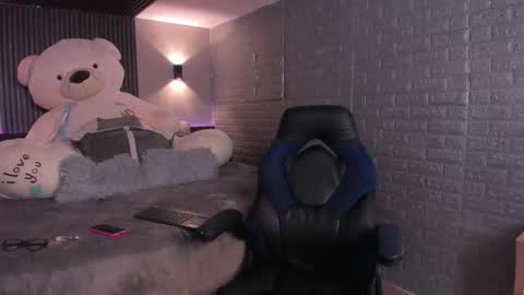 magic_ivone online show from February 10, 11:57 am