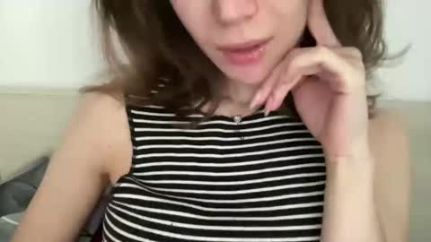 magicgirl50053 online show from April 19, 2:17 pm