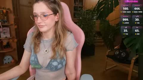 Nicole online show from October 22, 8:58 pm