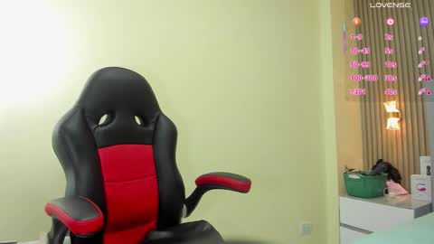 magievans1 online show from October 22, 12:32 pm