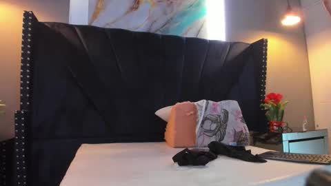 MAHIA online show from January 19, 1:18 pm