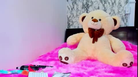 Maia Bronce online show from October 9, 9:52 pm