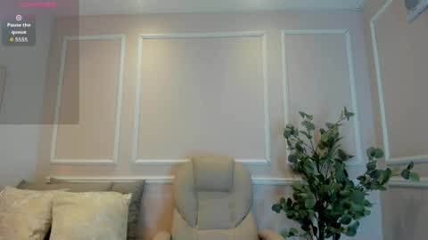 Maia online show from April 5, 2:10 am