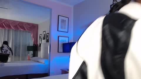 Maia Reficco online show from March 12, 12:30 pm