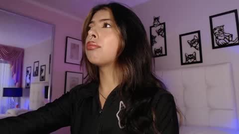 Maia Reficco online show from April 20, 1:58 pm