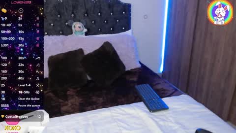 Snapshot of maiaa_evans chatting on January 5, 8:10 pm    t  online show from January 5, 8:10 pm