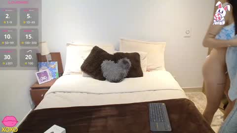 Snapshot of maiaa_evans chatting on September 15, 3:59 am    t  online show from September 15, 3:59 am