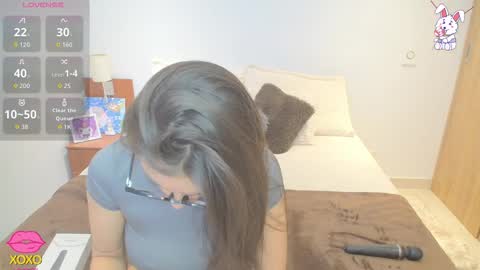 Snapshot of maiaa_evans chatting on September 28, 5:47 am    t  online show from September 28, 5:47 am