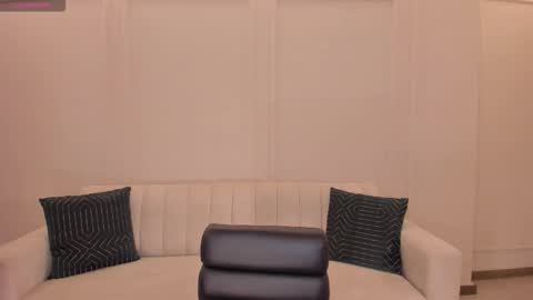  Maia  online show from January 15, 9:10 pm