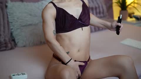  Maia  online show from January 12, 9:31 pm